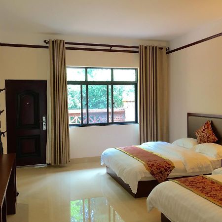 Yangshuo Mountain Top Retreat מראה חיצוני תמונה