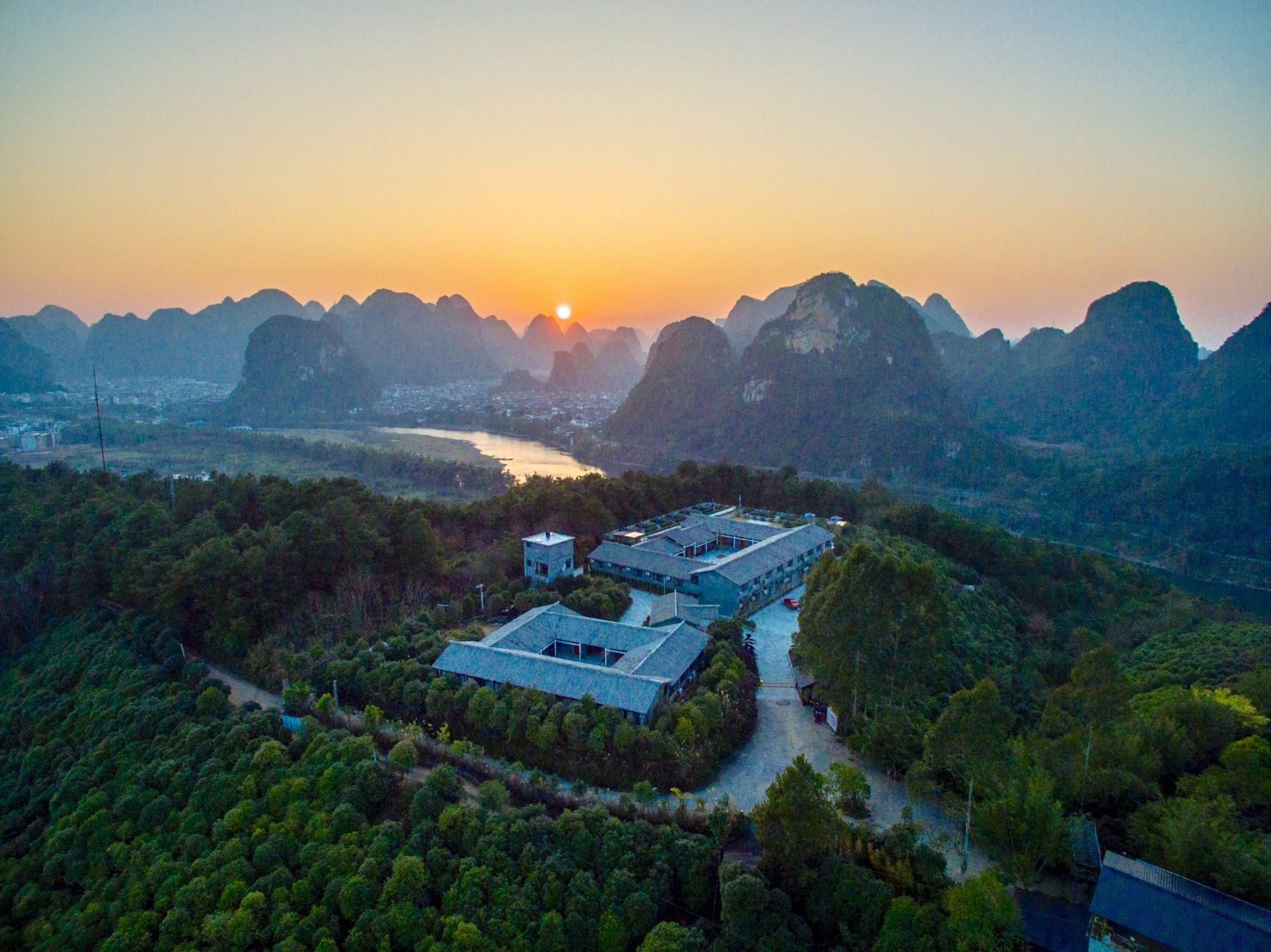 Yangshuo Mountain Top Retreat מראה חיצוני תמונה