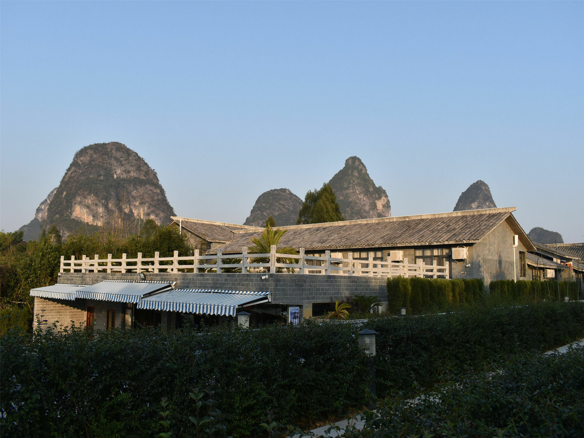 מלון Yangshuo Mountain Top Retreat מראה חיצוני תמונה