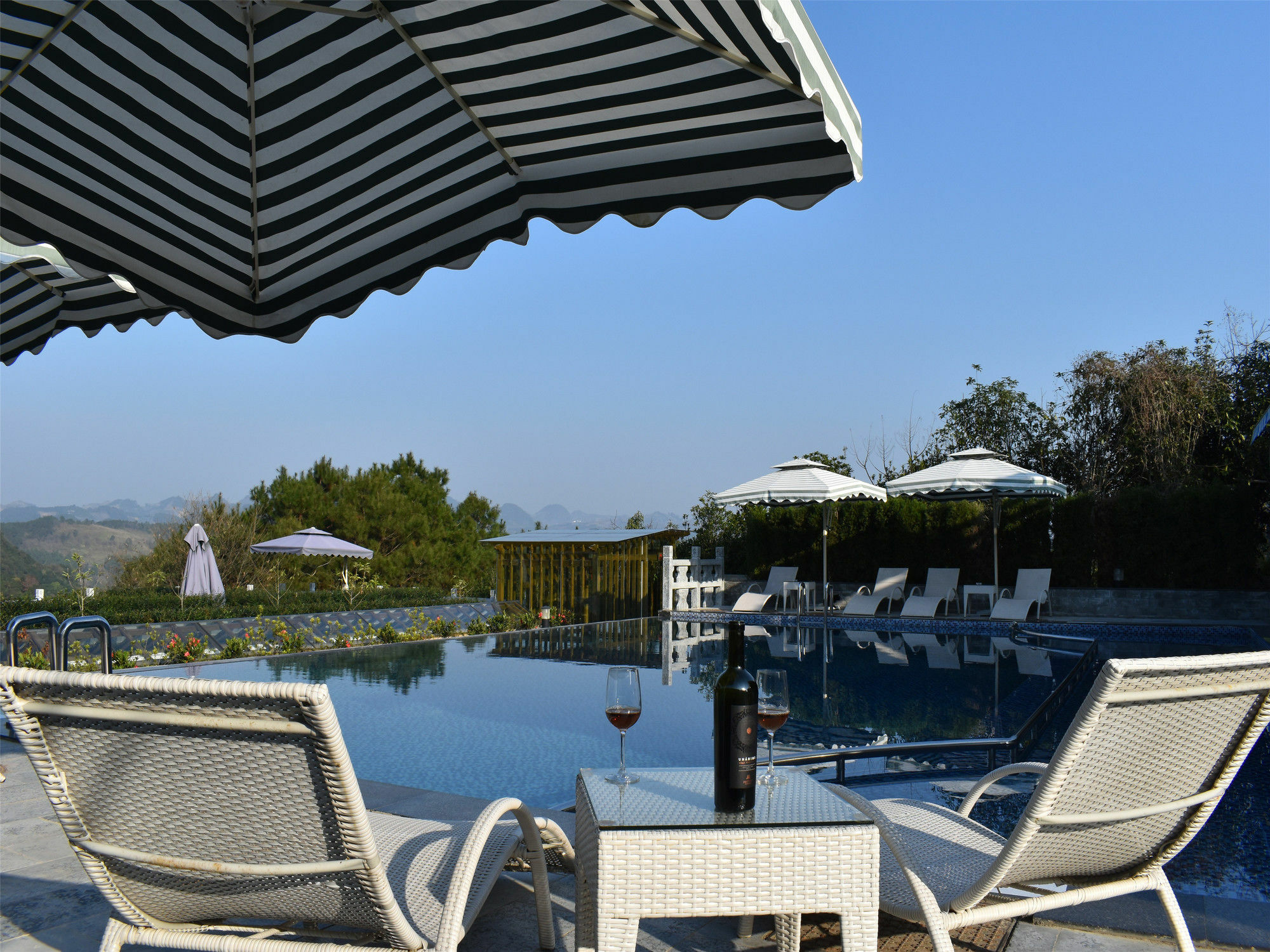 Yangshuo Mountain Top Retreat מראה חיצוני תמונה
